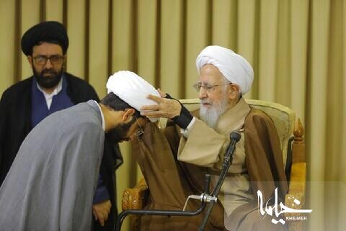 پیامبر و امامان معصوم(ع) سراج و صراط هستن