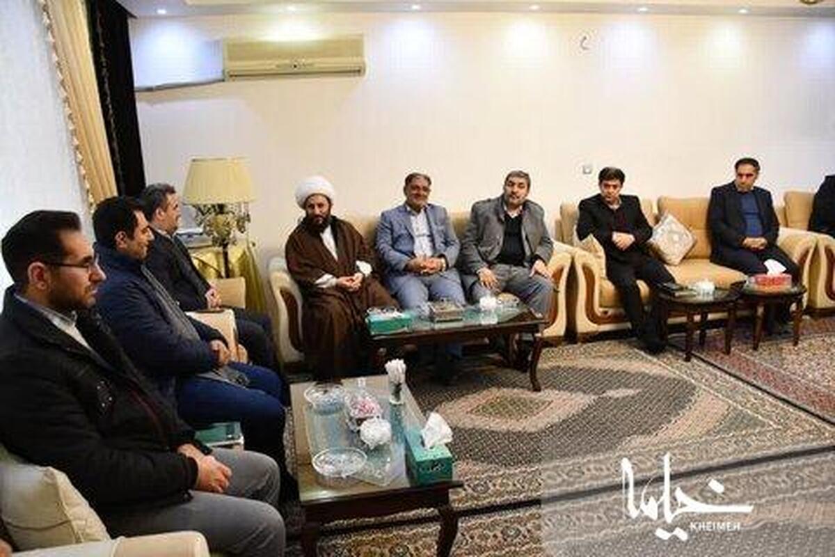 دیدار امام جمعه شهرستان خوی با جانباز سرافراز رضا نیکنام انجام گرفت