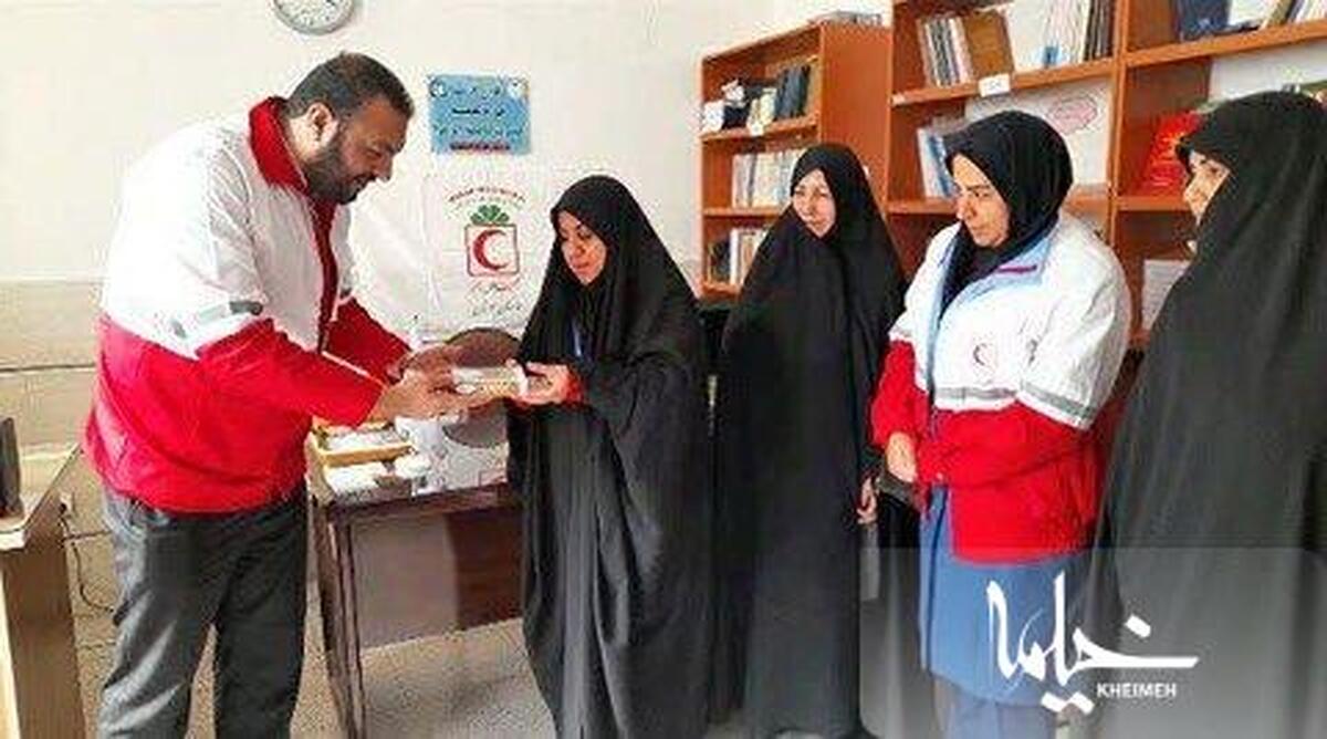 افتتاح کانون هلال احمر مدرسه علمیه فاطمه الزهرا سلام الله علیها ساوه انجام شد