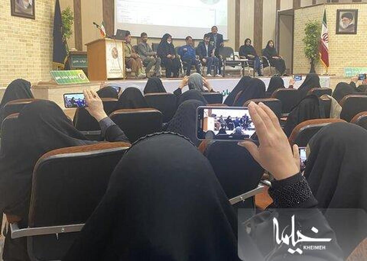 دومین گردهمایی حامیان حیات جنین ایران در قم برگزار گردید