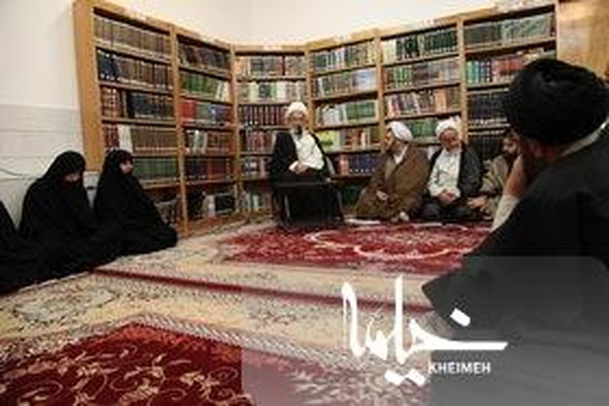 انقلاب اسلامی برخاسته از حوزه و مرجعیت