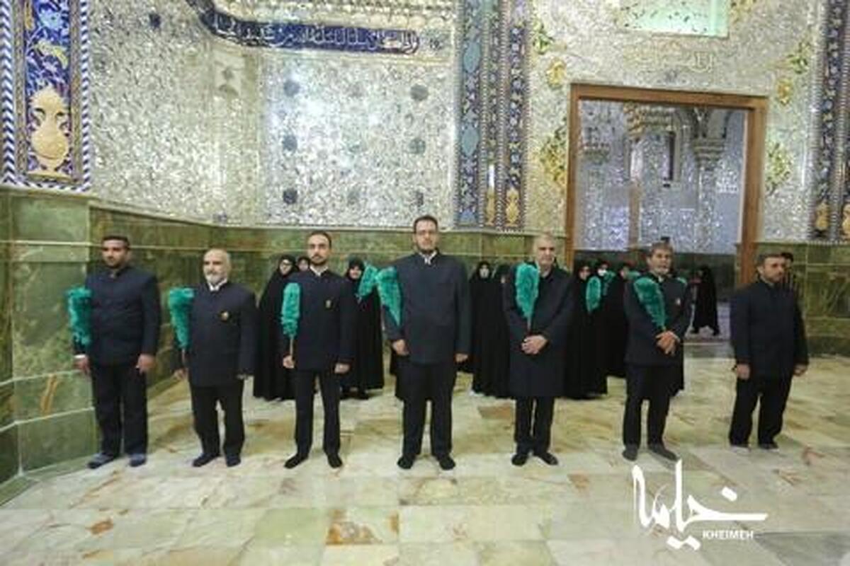 مفروش شدن حرم حضرت زینب(س) اصفهان با فرش‌های اهدایی حرم امام رضا (علیه السلام)