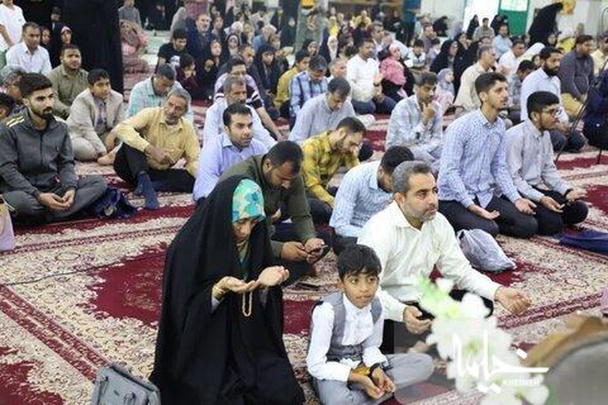 مراسم تحویل سال نو در گلزار شهدای بندرعباس چگونه بود؟