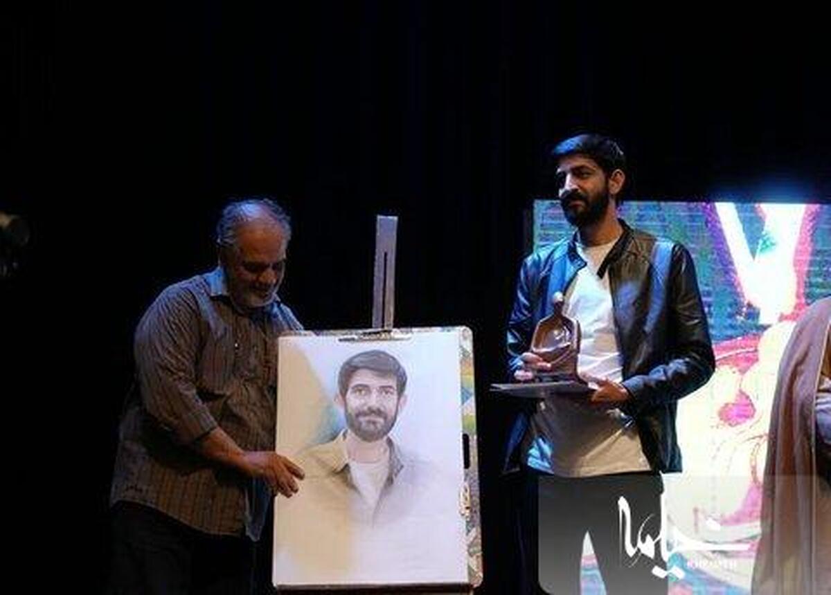 مراسم تجلیل از هنرمندان برتر انقلاب اسلامی در لرستان