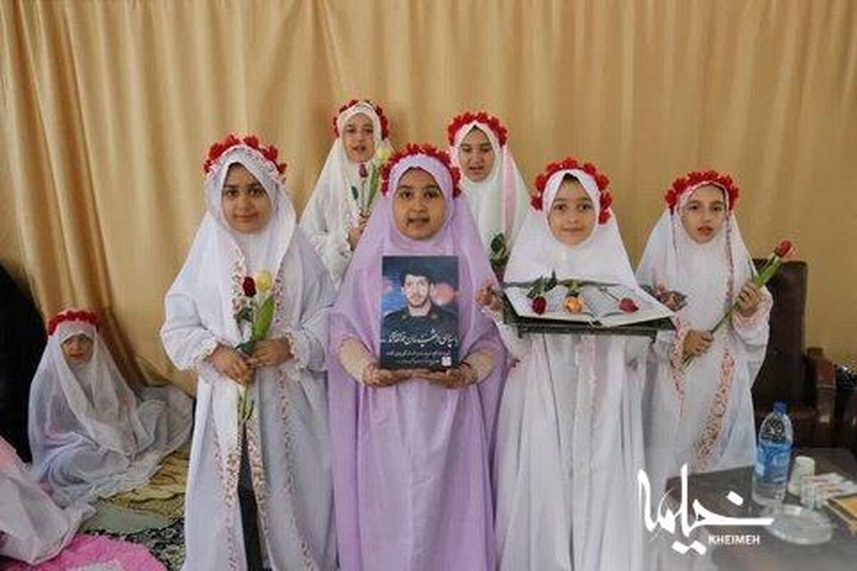 جشن تکلیف دانش آموزان دختر در مسجد حاجی خان ارومیه