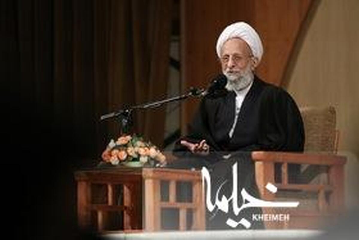 هر ارزشی به غیر اسلام انحراف است