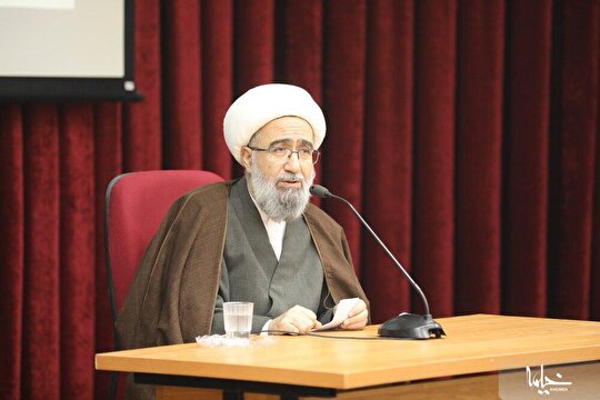 روایت آیت الله مروی از علاقه عالم بودایی به صحیفه سجادیه / توصیف عجیب سایمون اوکلی از نهج‌البلاغه