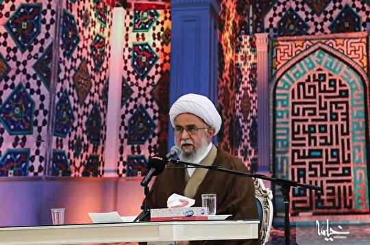 قرآن باید همچون نفس، لحظه‌به‌لحظه با مؤمن باشد