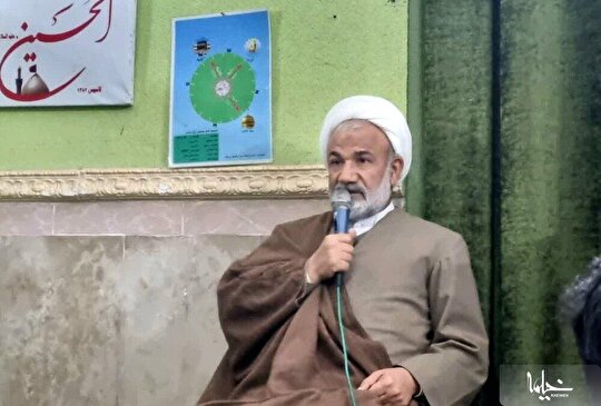 طلاب با کسب علم و تهذیب نفس زمینه‌ساز رشد جامعه باشند