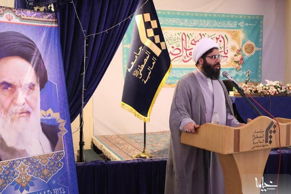طلاب به آموزه‌های رضوی در علم و عمل پایبند باشند