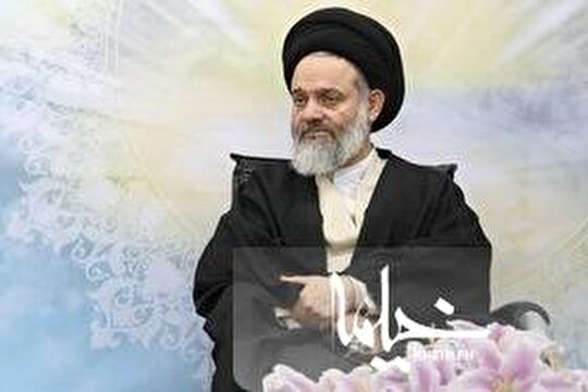 آیت‌الله حسینی بوشهری: بازدید رهبری از مناطق عملیاتی، فرهنگ دفاع مقدس را نهادینه کرد