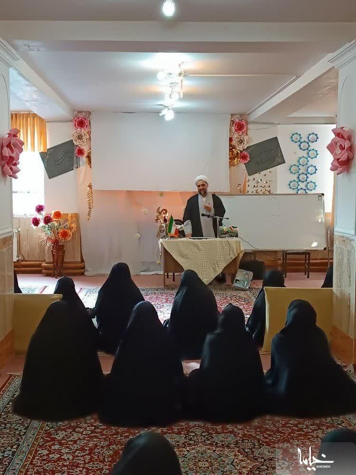 تربیت نسل نوجوان و جوان از مطالبات مهم رهبر انقلاب است