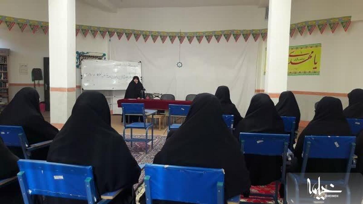 زنانی که خود را برای دیگران آرایش می کنند، هیچ وقت به آرامش نمی رسند