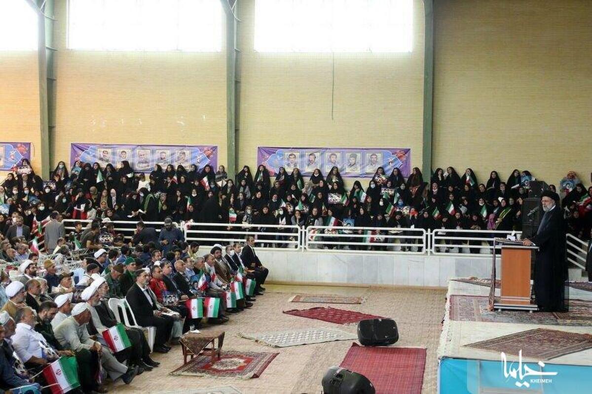 هیچ ساعتی نیست از تلاش برای رفع مشکلات مردم غافل باشم