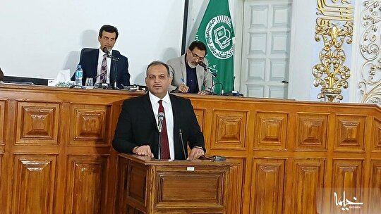 عالمان دین وارثان انبیا و حافظان شریعت‌ هستند