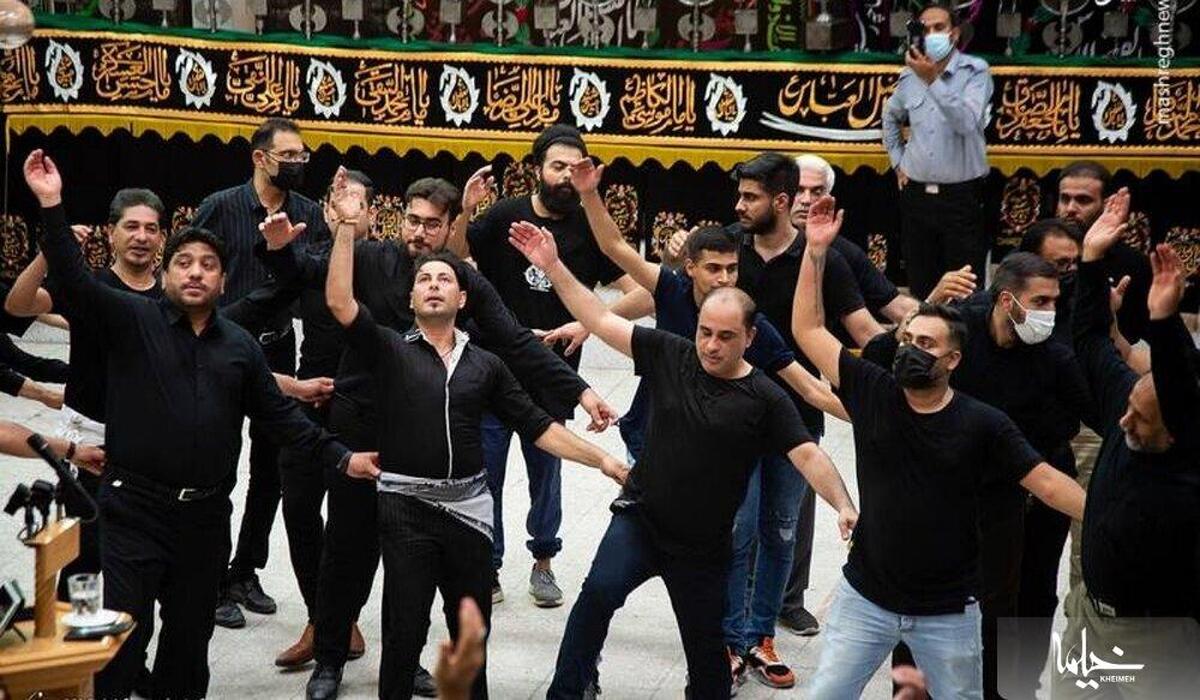 حکم سینه‌زنی و حرکات شور در هیئت‌های مذهبی