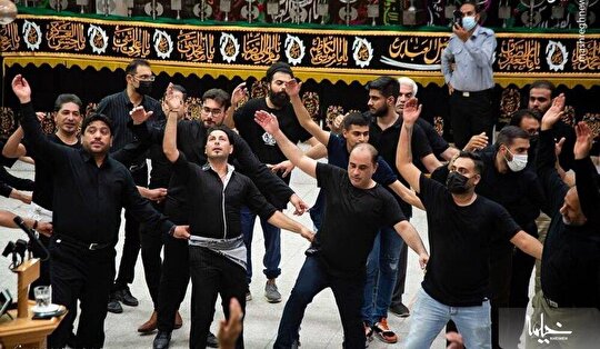 حکم سینه‌زنی و حرکات شور در هیئت‌های مذهبی