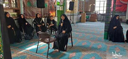 بانوان با الگوگیری از حضرت زینب(س) در خط مقدم جهاد تبیین حضور داشته باشند