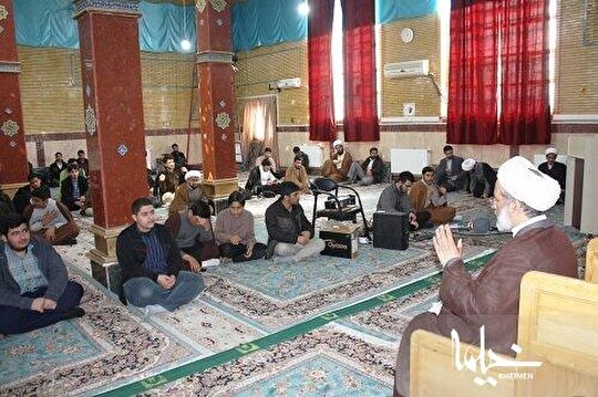 جلسات قرآنی در روستاها برگزار شود